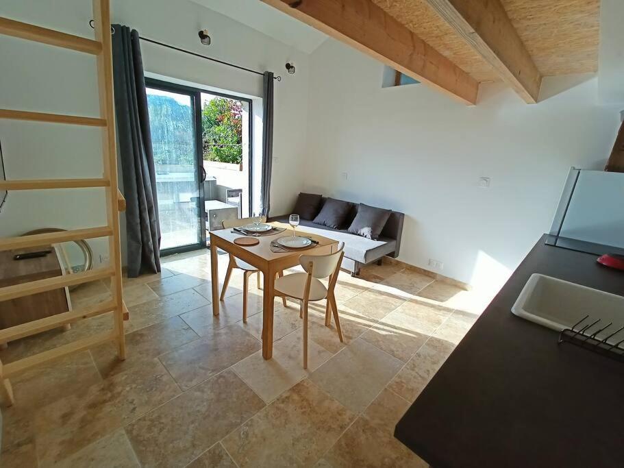 Gite De Charme Avec Jacuzzi Face Au Mont Ventoux Crestet Extérieur photo